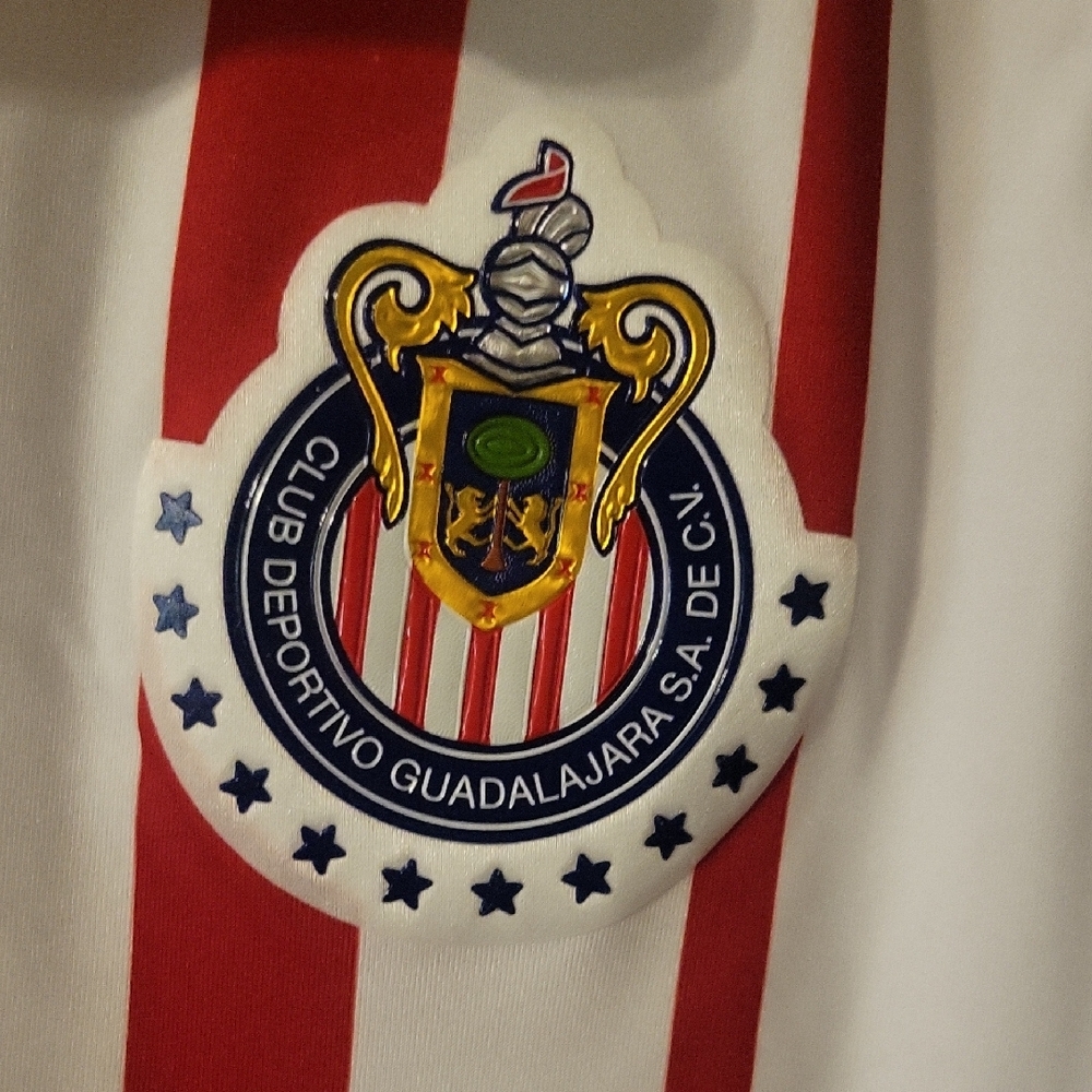 Puma White and Red Striped Club Deportivo Guadalajara Jersey - Picture 2 of 6